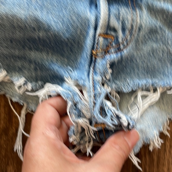 Levi’s Denim Cutoff Shorts - Picture 8 of 9